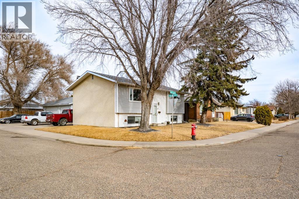 60 Gray Crescent Nw, Medicine Hat, Alberta  T1A 7E1 - Photo 2 - A2286501