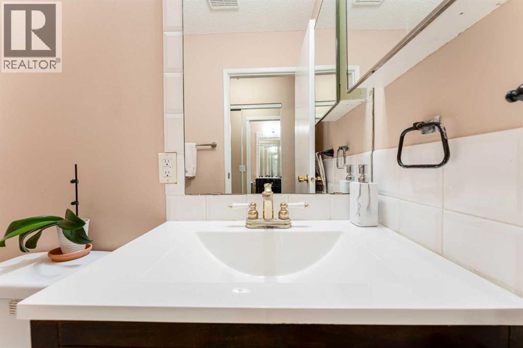 6640 Temple Drive NE, Calgary, Alberta  T1Y 5V6 - Photo 8 - A2270141