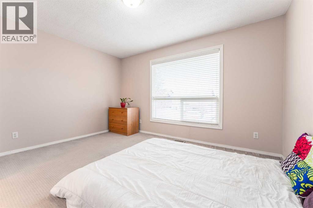 6640 Temple Drive NE, Calgary, Alberta  T1Y 5V6 - Photo 11 - A2270141