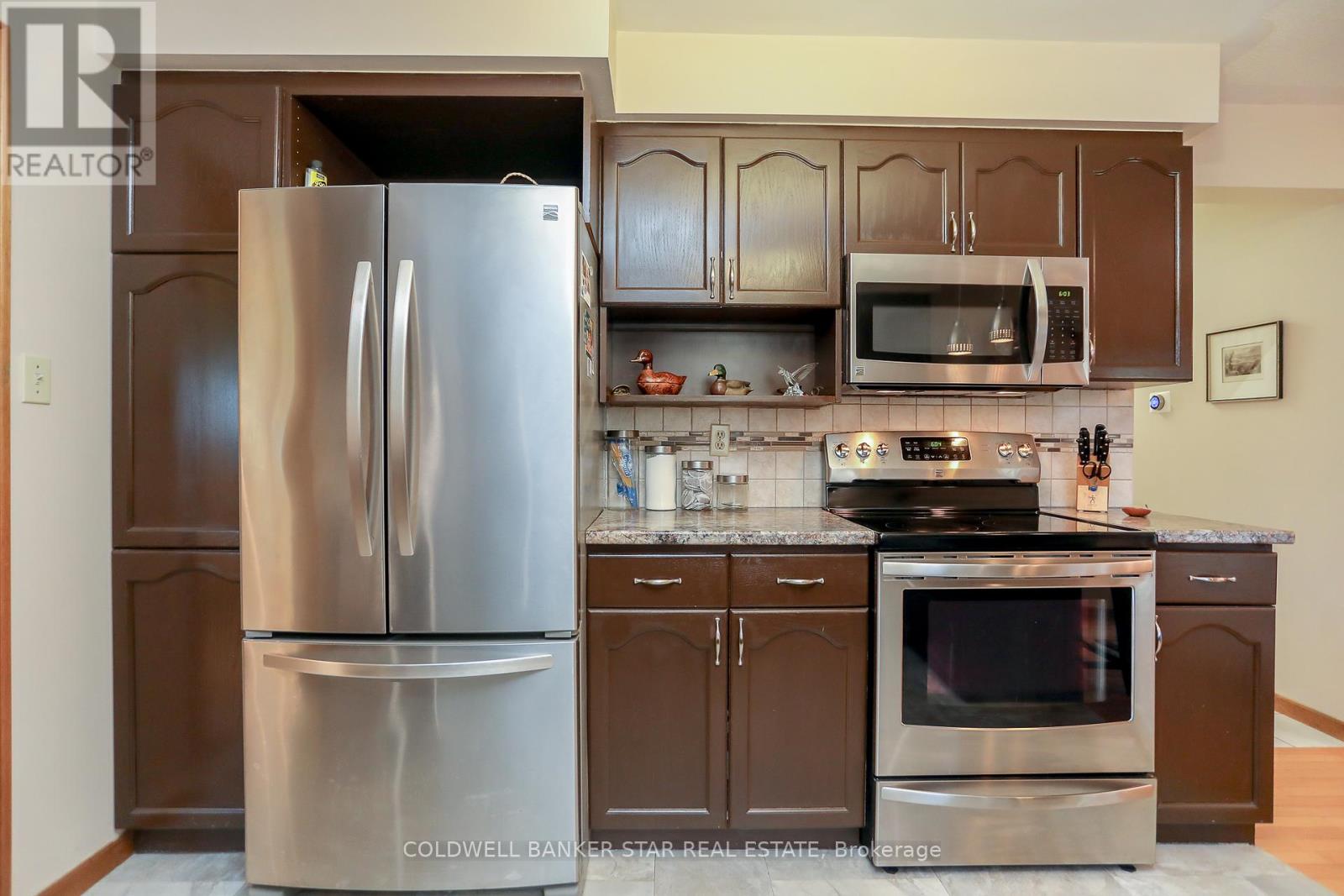 Photo 12 of 32 for 31 Sinclair Crescent