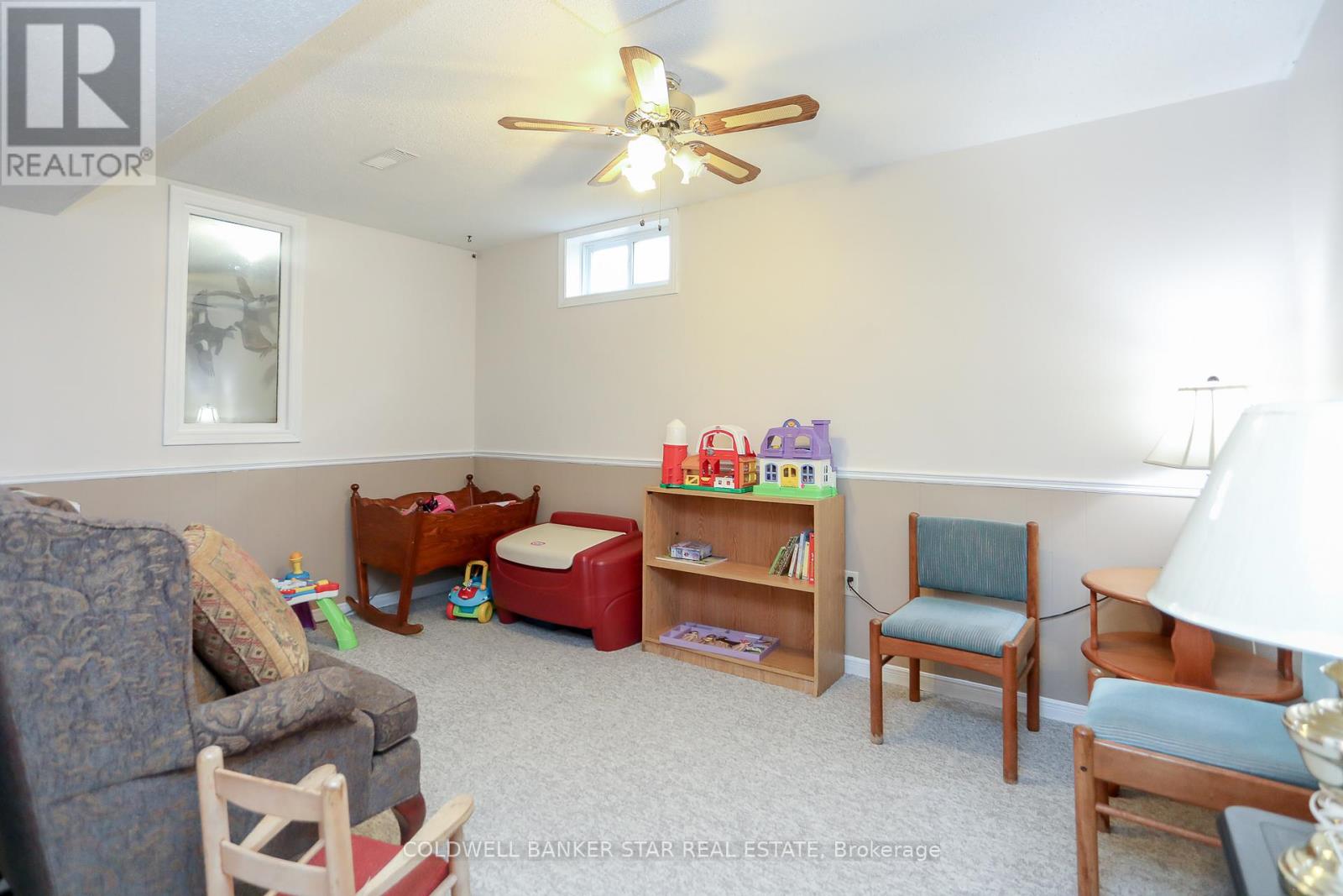 Photo 19 of 32 for 31 Sinclair Crescent