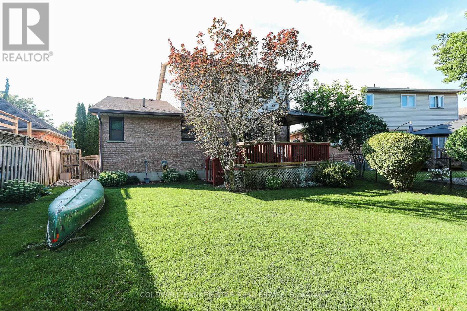 Photo 25 of 32 for 31 Sinclair Crescent