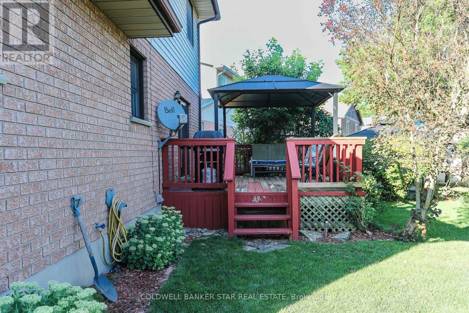 Photo 27 of 32 for 31 Sinclair Crescent