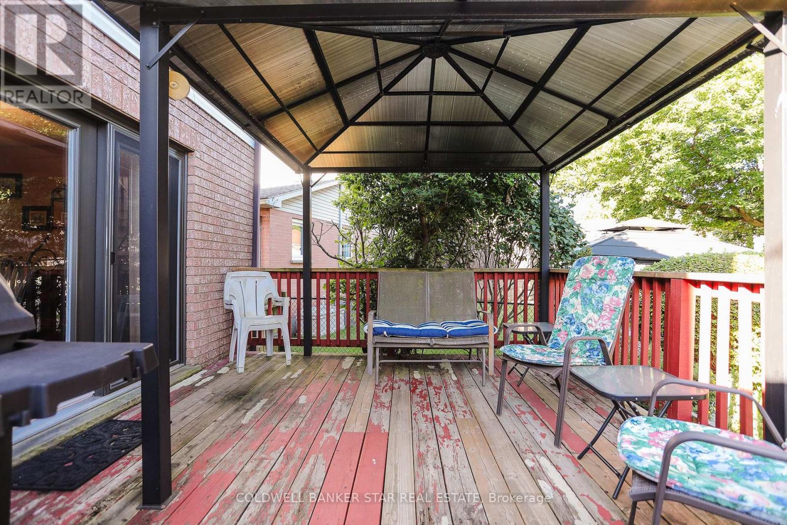 Photo 29 of 32 for 31 Sinclair Crescent