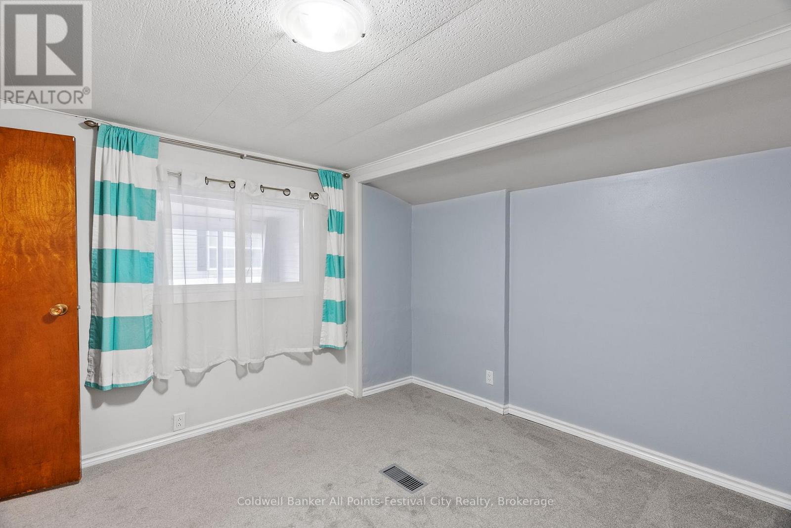 28 Sutton Drive, Ashfield-Colborne-Wawanosh, Ontario  N7A 3Y3 - Photo 16 - X12959834