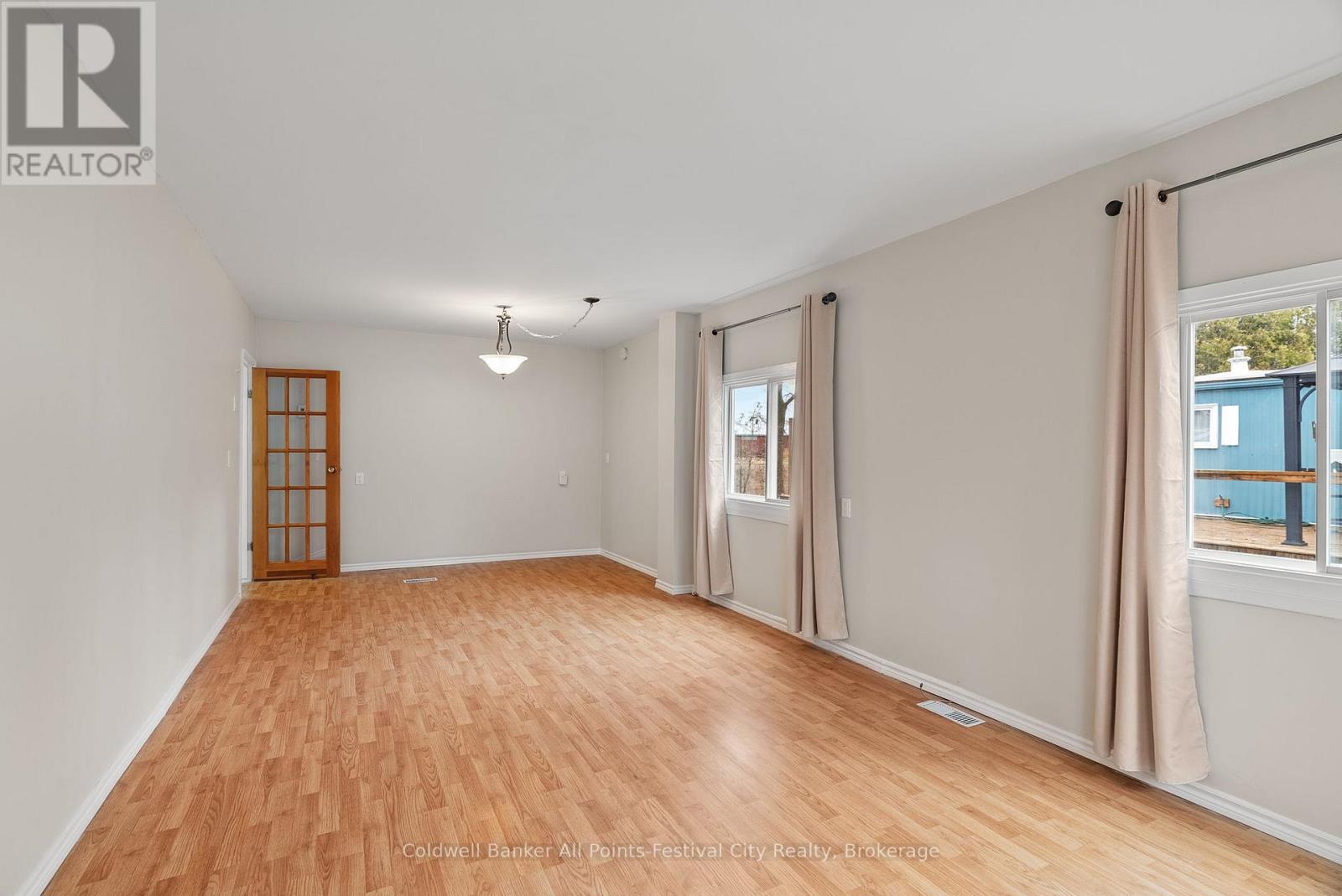 28 Sutton Drive, Ashfield-Colborne-Wawanosh, Ontario  N7A 3Y3 - Photo 9 - X12959834