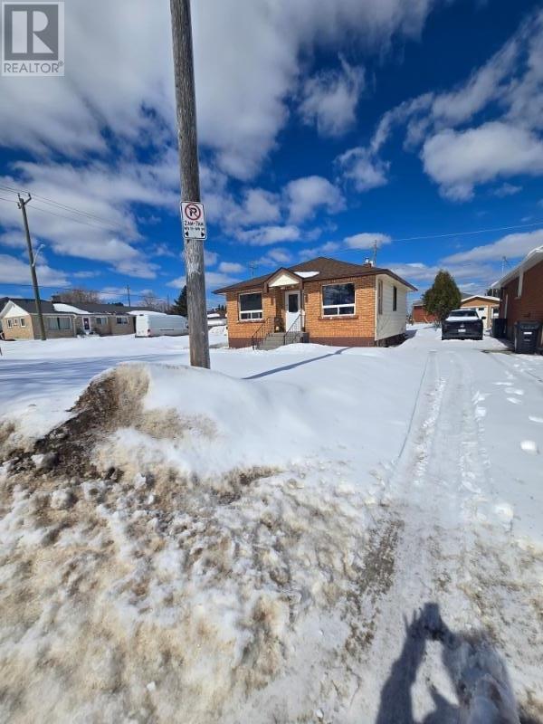 819 Mary St W, Thunder Bay, Ontario  P7E 4L9 - Photo 2 - TB2600617