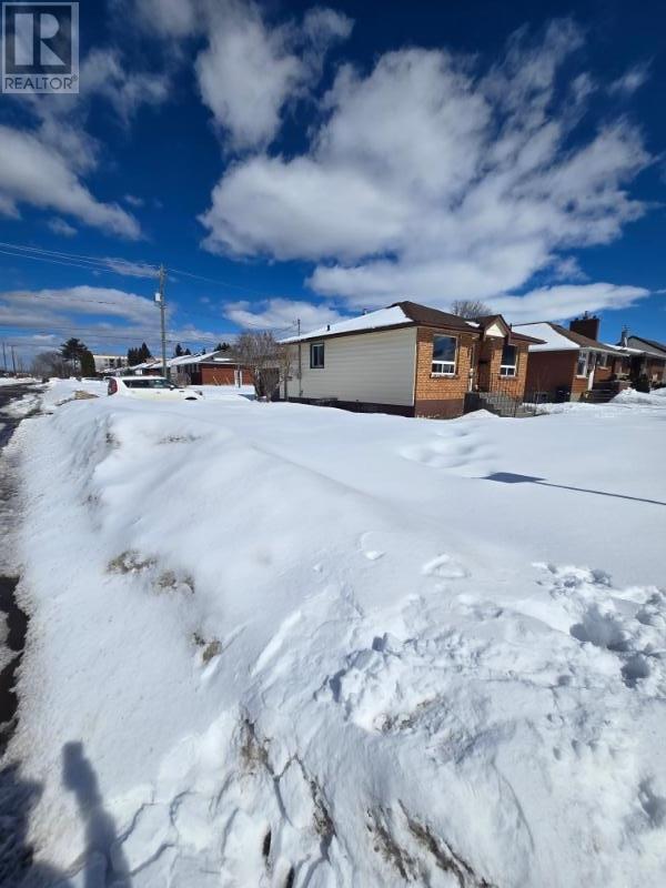 819 Mary St W, Thunder Bay, Ontario  P7E 4L9 - Photo 3 - TB2600617