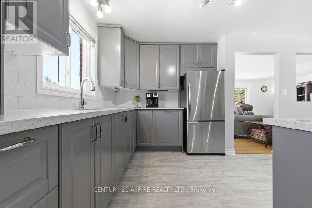 21 Heritage Drive, Petawawa, Ontario  K8H 3K9 - Photo 10 - X12960282