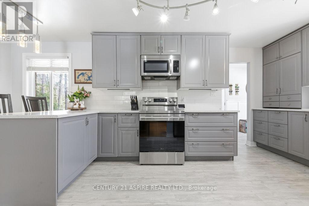 21 Heritage Drive, Petawawa, Ontario  K8H 3K9 - Photo 11 - X12960282