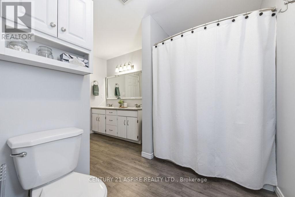 21 Heritage Drive, Petawawa, Ontario  K8H 3K9 - Photo 17 - X12960282