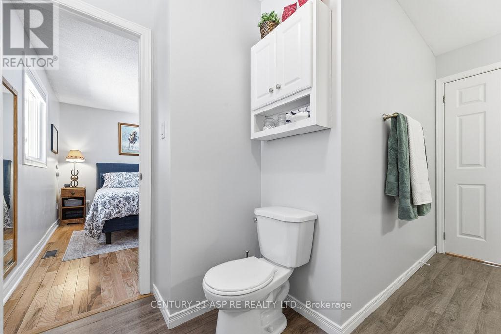 21 Heritage Drive, Petawawa, Ontario  K8H 3K9 - Photo 18 - X12960282