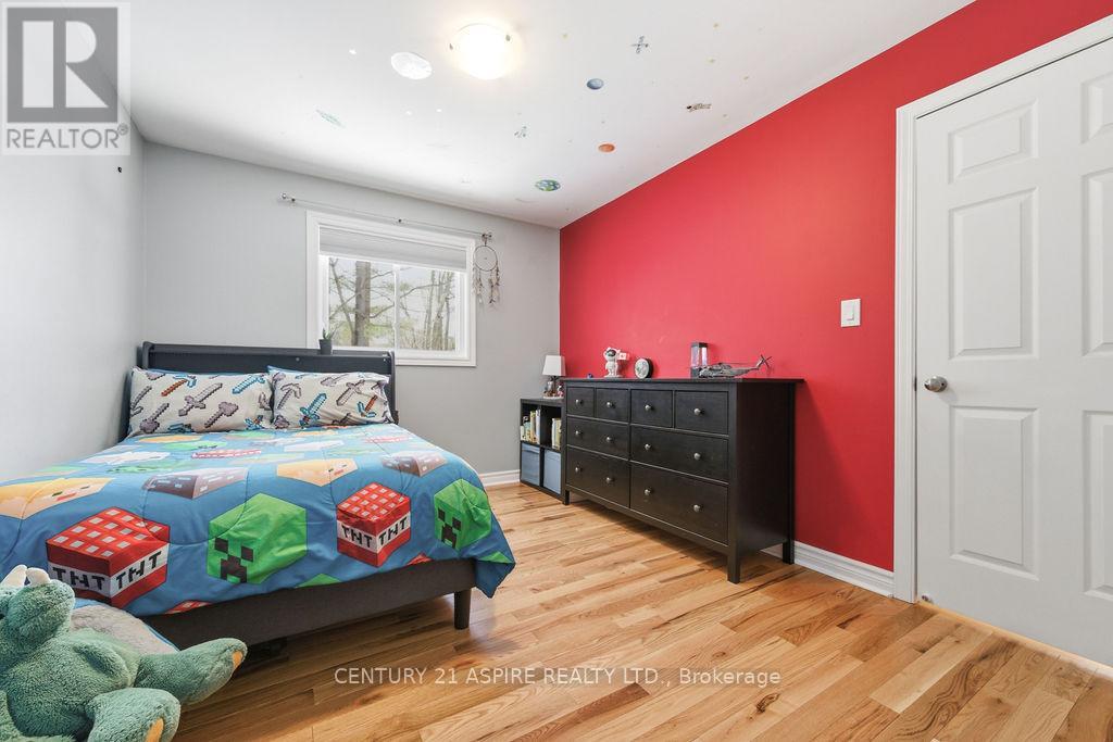 21 Heritage Drive, Petawawa, Ontario  K8H 3K9 - Photo 23 - X12960282