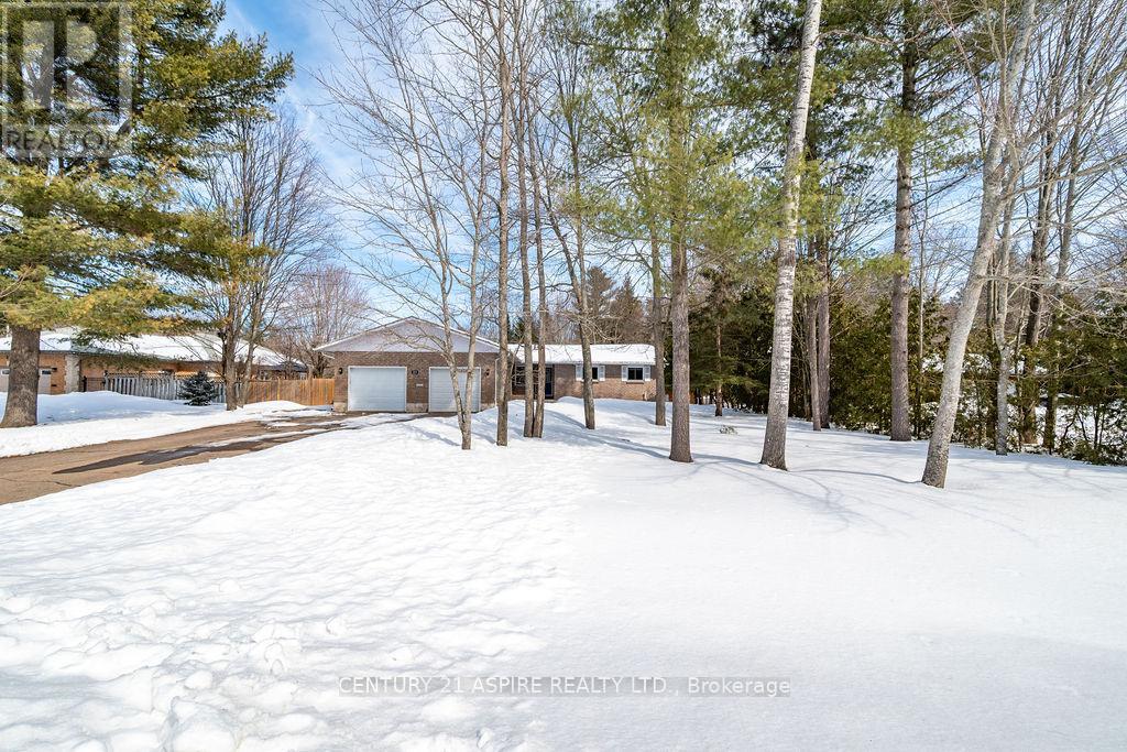 21 Heritage Drive, Petawawa, Ontario  K8H 3K9 - Photo 3 - X12960282