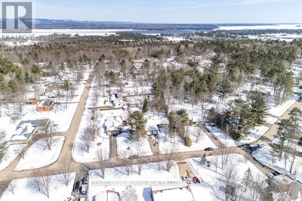 21 Heritage Drive, Petawawa, Ontario  K8H 3K9 - Photo 46 - X12960282