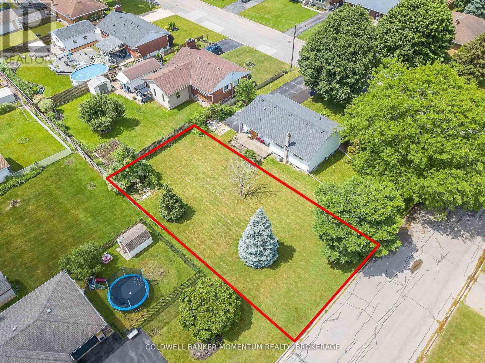 23 & 29 Dexter Drive, Welland, Ontario  L3C 2Y8 - Photo 2 - X12960122