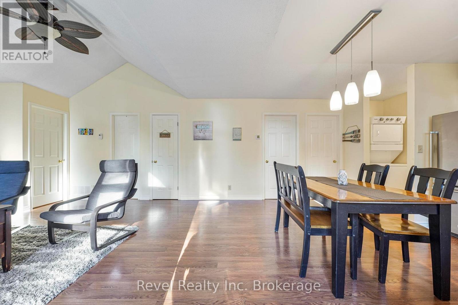 71842 Sunview Avenue, Bluewater, Ontario  N0M 2T0 - Photo 11 - X12960138