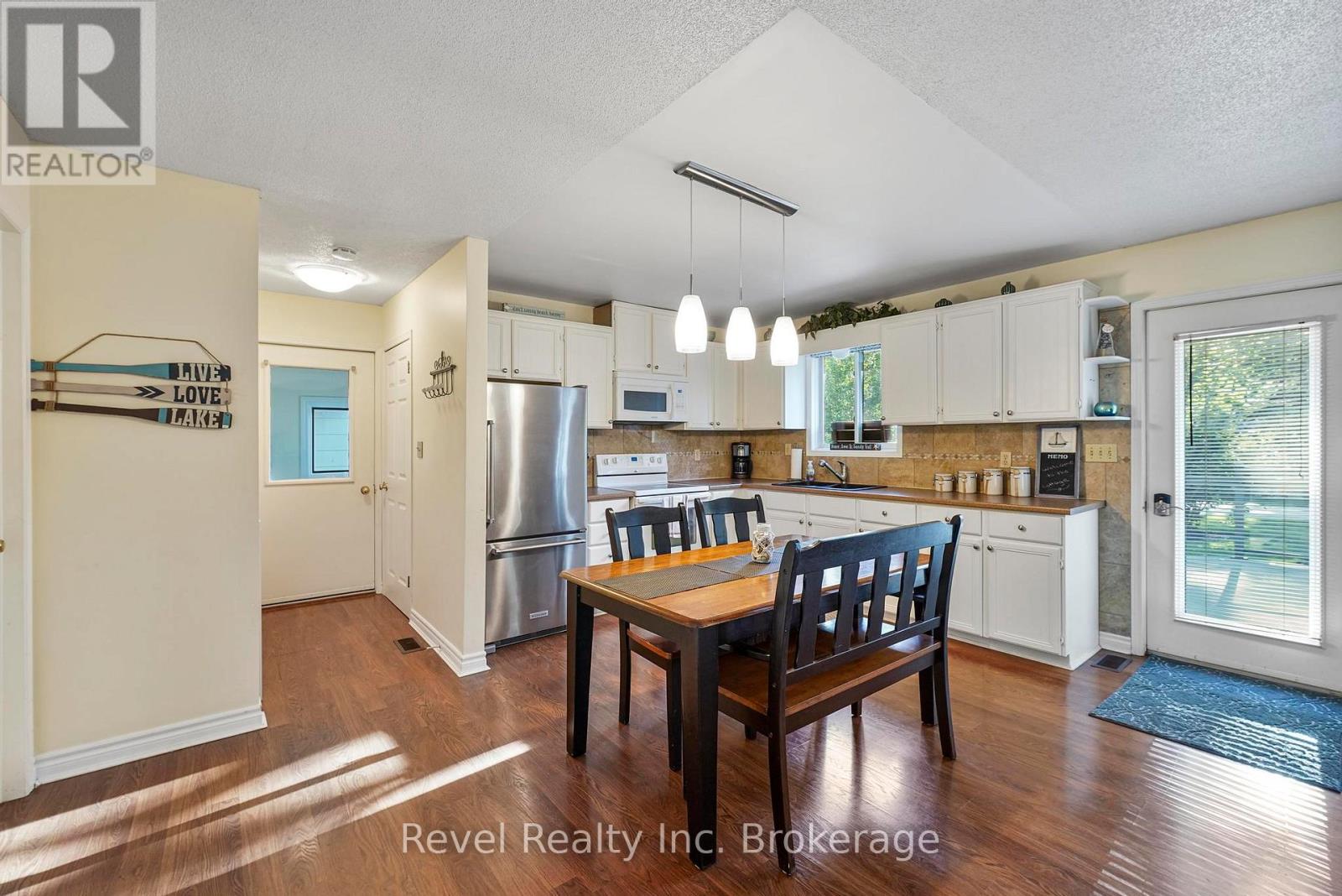 71842 Sunview Avenue, Bluewater, Ontario  N0M 2T0 - Photo 14 - X12960138