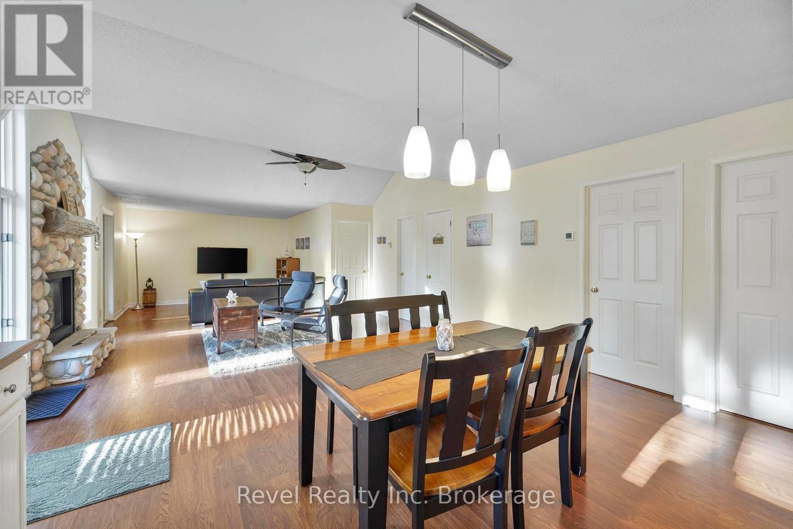 71842 Sunview Avenue, Bluewater, Ontario  N0M 2T0 - Photo 17 - X12960138