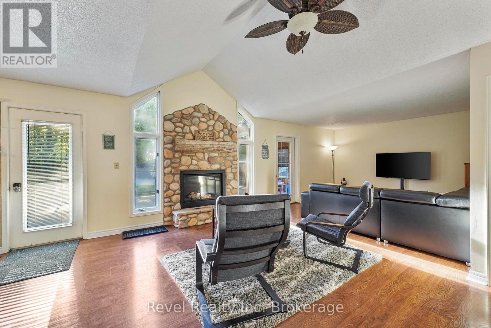 71842 Sunview Avenue, Bluewater, Ontario  N0M 2T0 - Photo 21 - X12960138