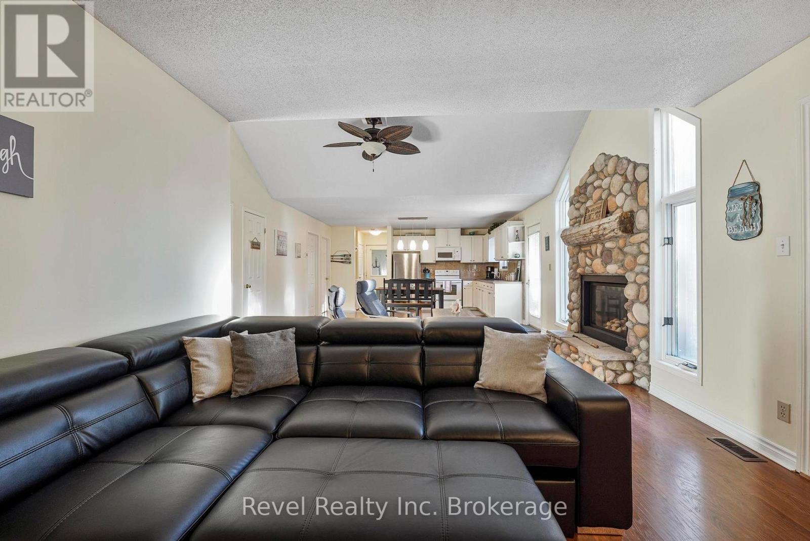 71842 Sunview Avenue, Bluewater, Ontario  N0M 2T0 - Photo 30 - X12960138