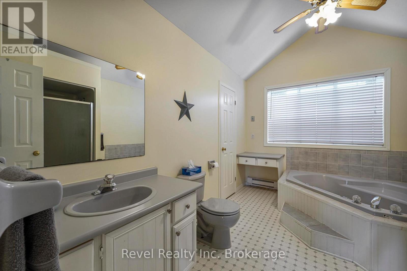 71842 Sunview Avenue, Bluewater, Ontario  N0M 2T0 - Photo 35 - X12960138