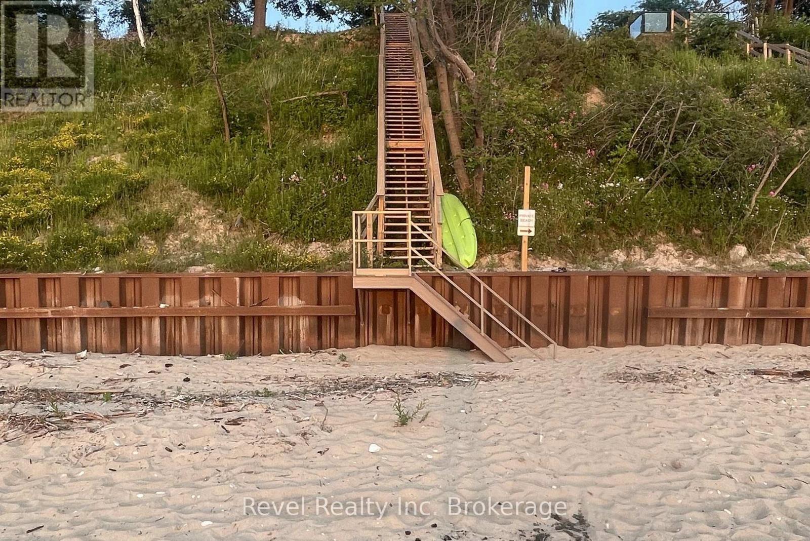 71842 Sunview Avenue, Bluewater, Ontario  N0M 2T0 - Photo 46 - X12960138