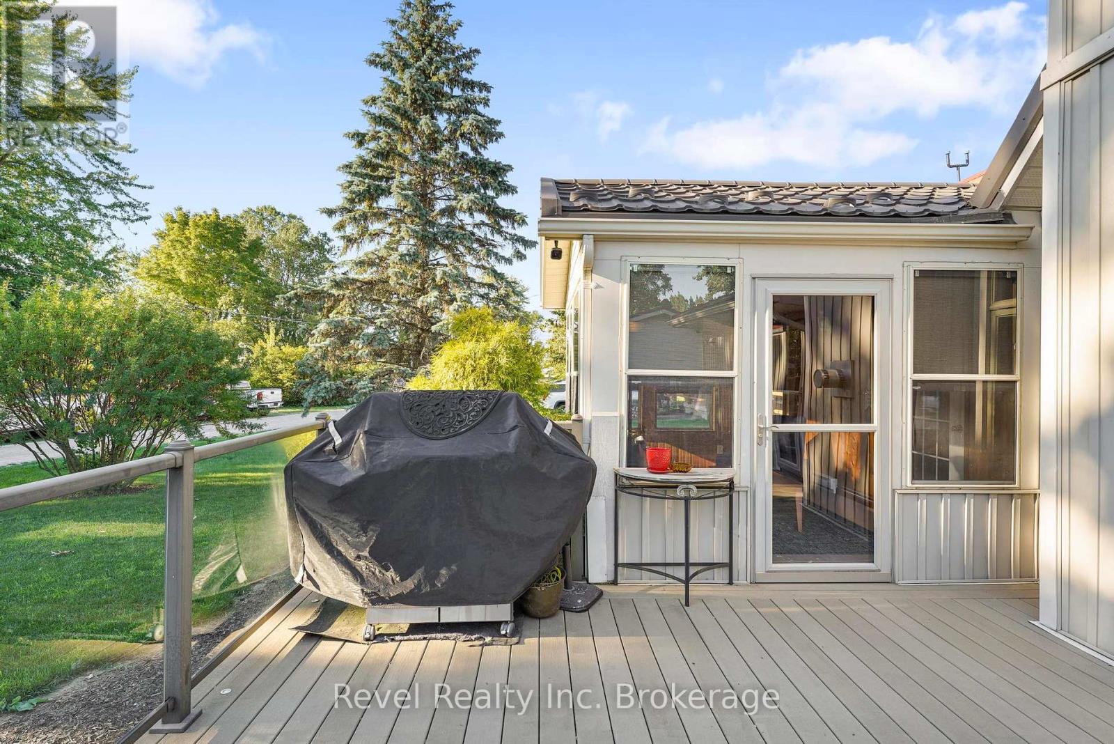 71842 Sunview Avenue, Bluewater, Ontario  N0M 2T0 - Photo 9 - X12960138