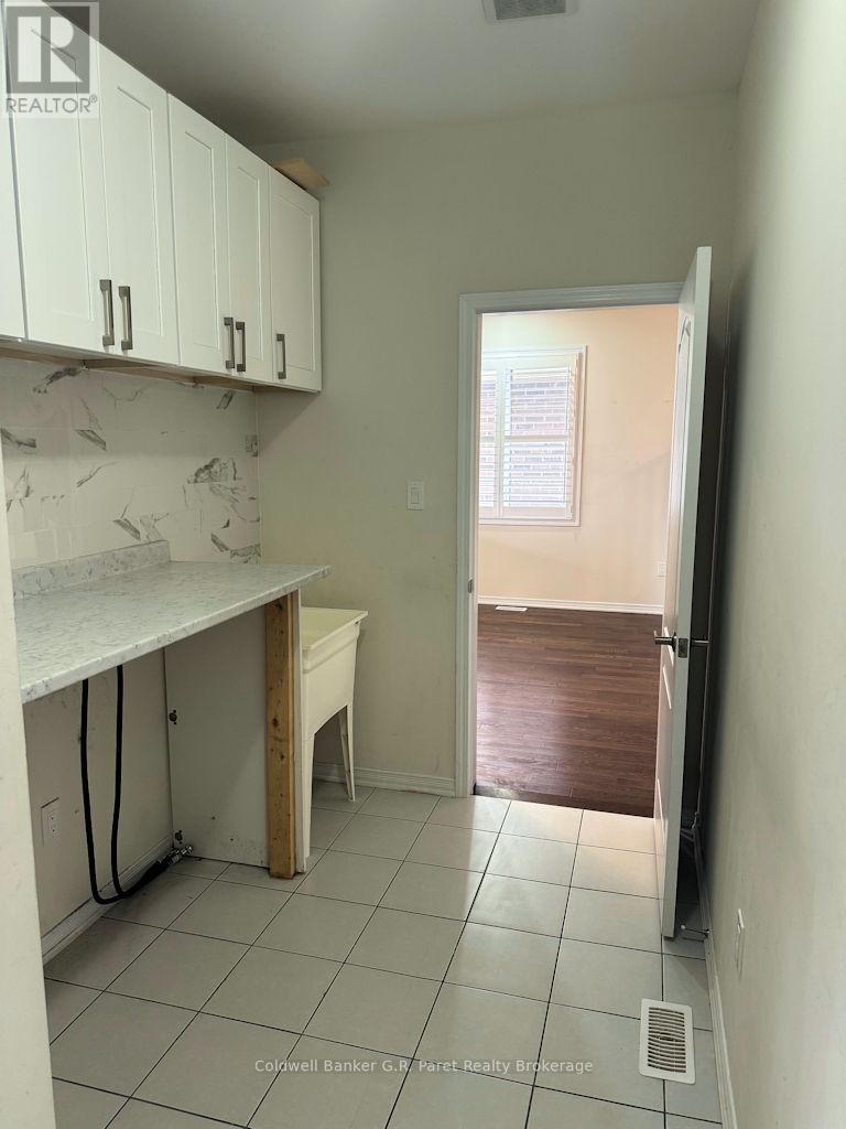 183 Athens Street, Haldimand, Ontario  N0A 1H0 - Photo 13 - X12960290