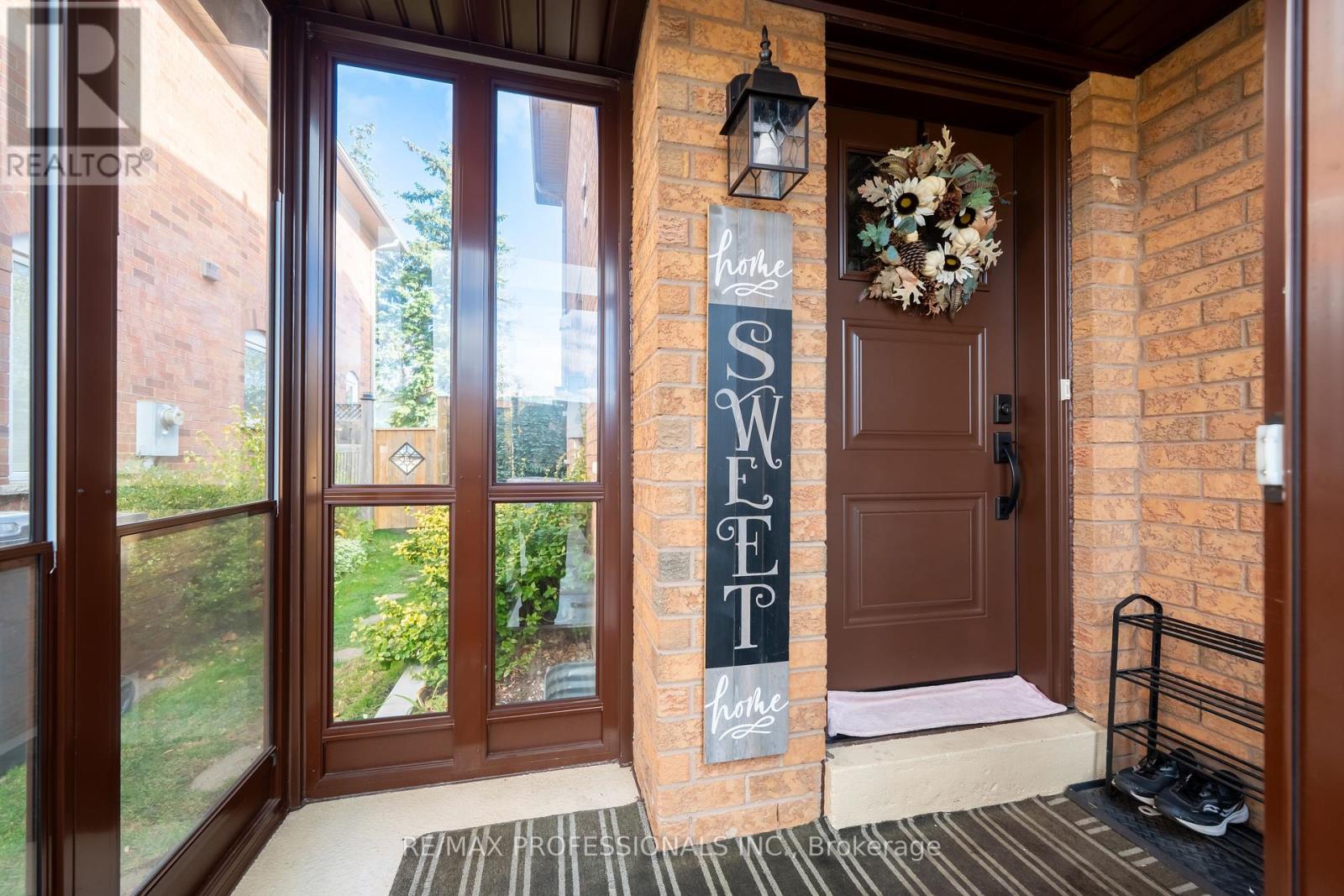 99 Desert Sand Drive, Brampton, Ontario  L6R 1V7 - Photo 2 - W12849968