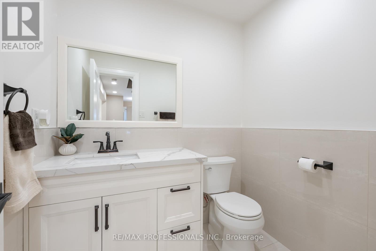 99 Desert Sand Drive, Brampton, Ontario  L6R 1V7 - Photo 18 - W12849968