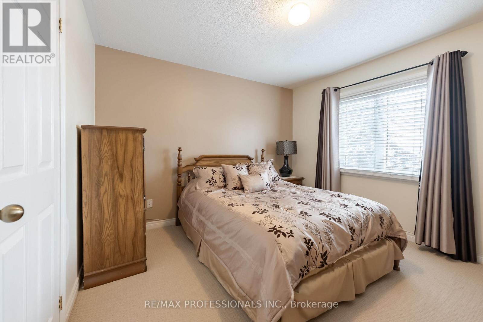 99 Desert Sand Drive, Brampton, Ontario  L6R 1V7 - Photo 22 - W12849968