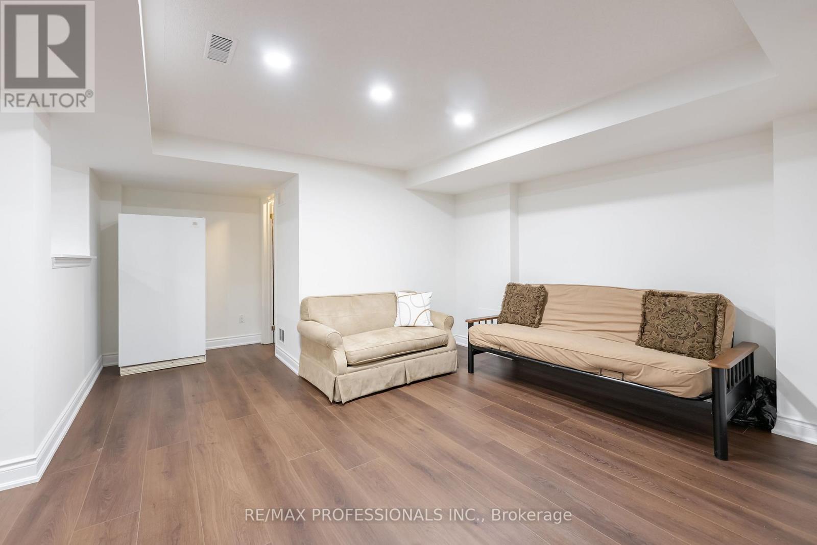 99 Desert Sand Drive, Brampton, Ontario  L6R 1V7 - Photo 32 - W12849968