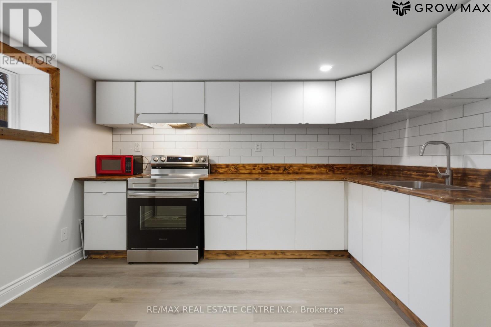 1328 Bunnell Drive, Burlington, Ontario  L7P 2E1 - Photo 21 - W12917286