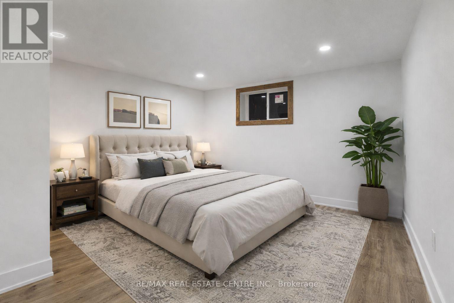 1328 Bunnell Drive, Burlington, Ontario  L7P 2E1 - Photo 19 - W12917286