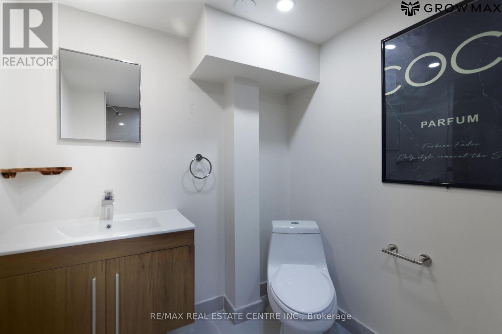 1328 Bunnell Drive, Burlington, Ontario  L7P 2E1 - Photo 23 - W12917286