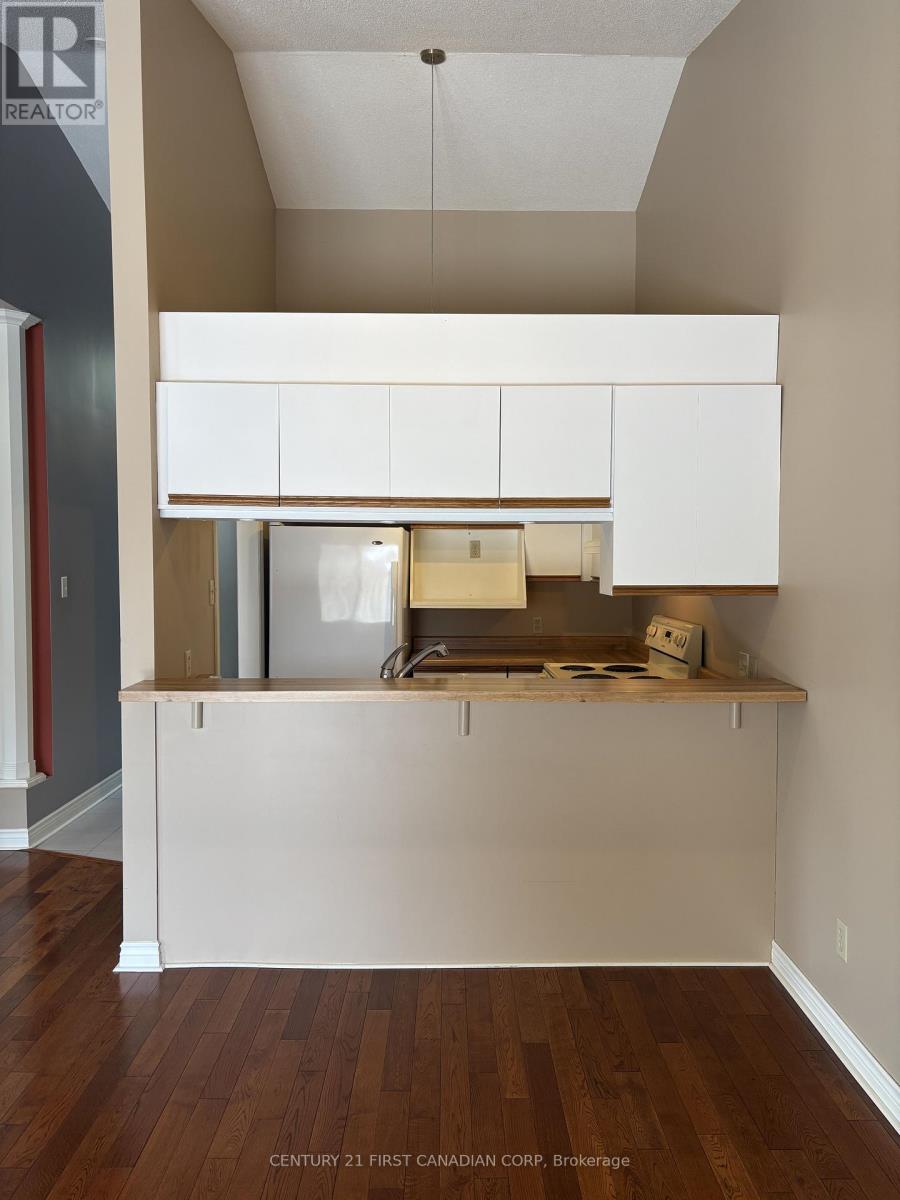 12 - 90 Ontario Street S, Lambton Shores, Ontario  N0M 1T0 - Photo 13 - X12829136