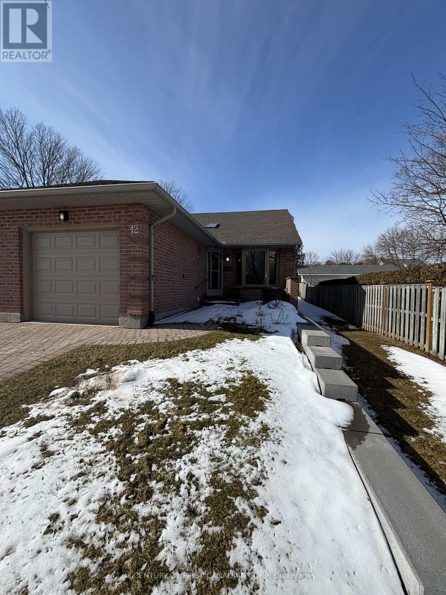 12 - 90 Ontario Street S, Lambton Shores, Ontario  N0M 1T0 - Photo 2 - X12829136