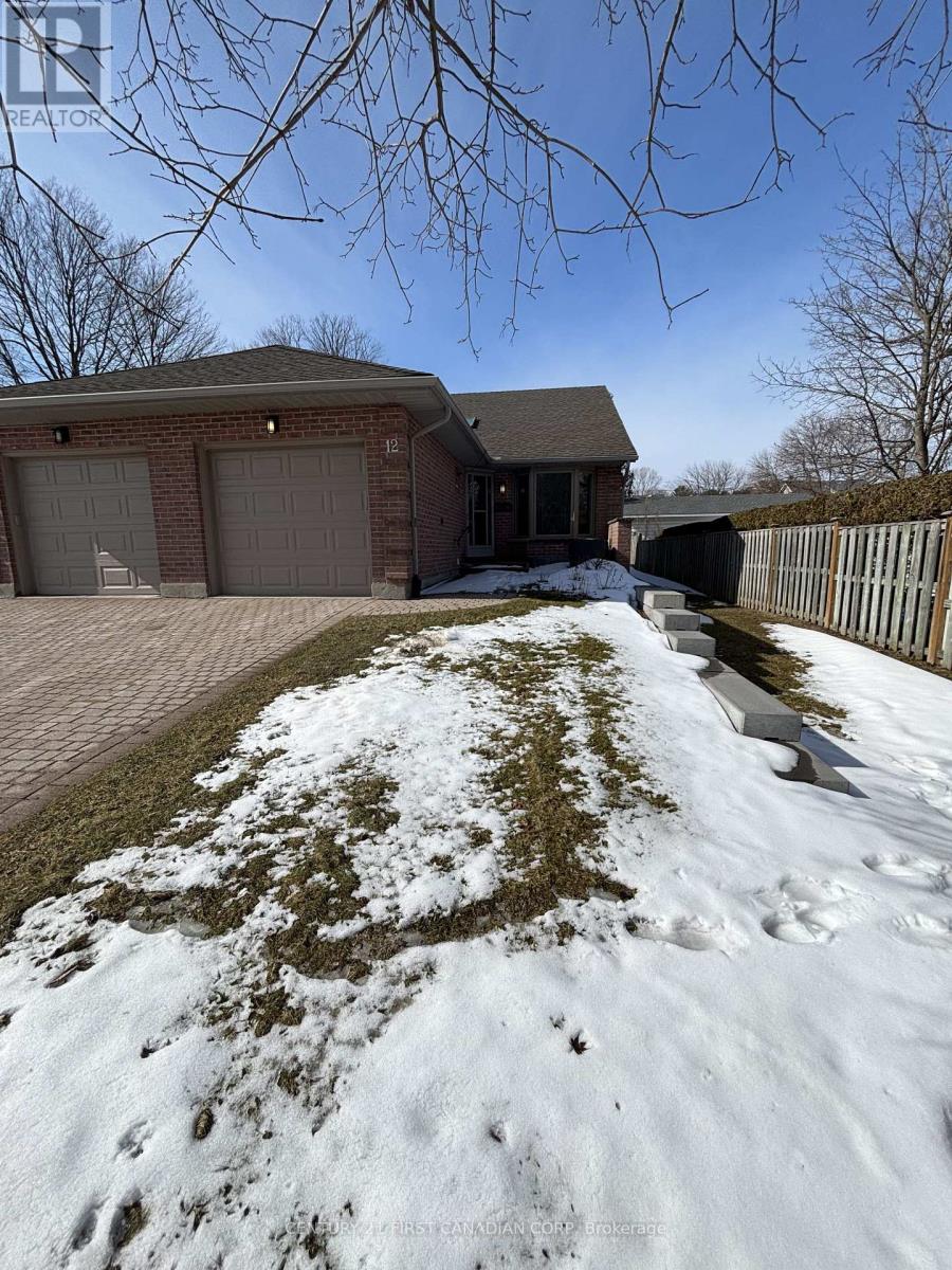 12 - 90 Ontario Street S, Lambton Shores, Ontario  N0M 1T0 - Photo 1 - X12829136