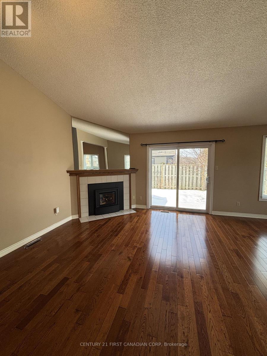 12 - 90 Ontario Street S, Lambton Shores, Ontario  N0M 1T0 - Photo 15 - X12829136