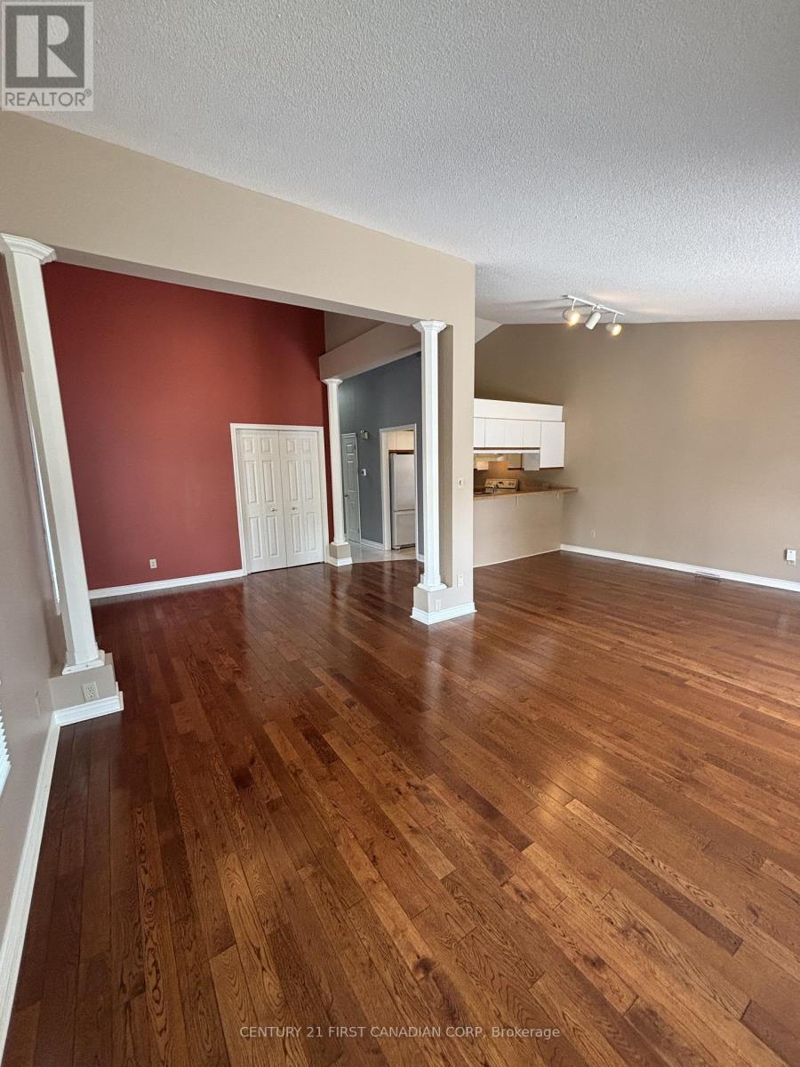 12 - 90 Ontario Street S, Lambton Shores, Ontario  N0M 1T0 - Photo 17 - X12829136