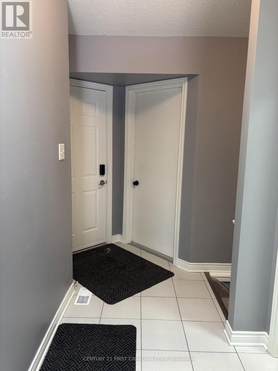 12 - 90 Ontario Street S, Lambton Shores, Ontario  N0M 1T0 - Photo 5 - X12829136