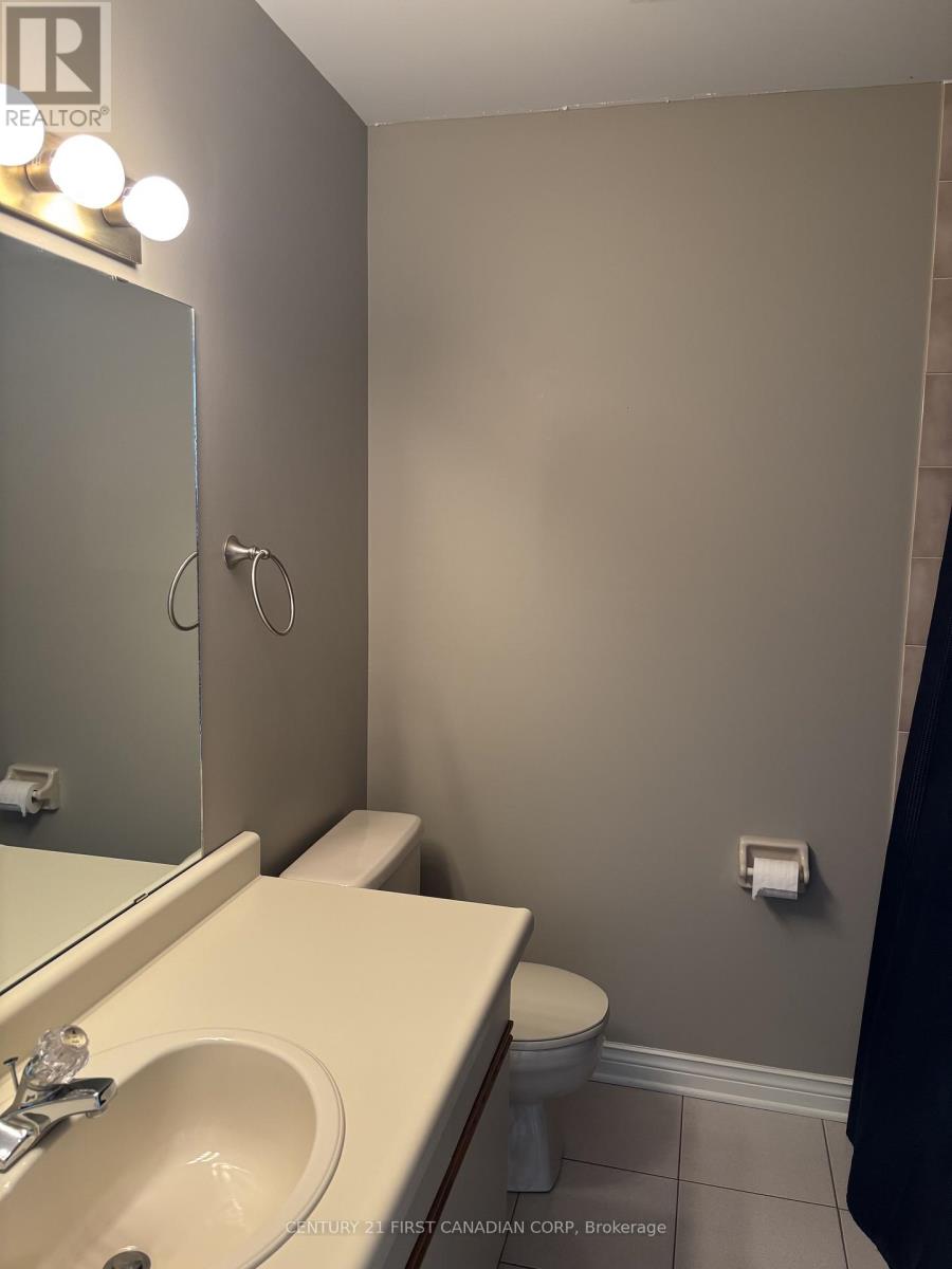 12 - 90 Ontario Street S, Lambton Shores, Ontario  N0M 1T0 - Photo 7 - X12829136