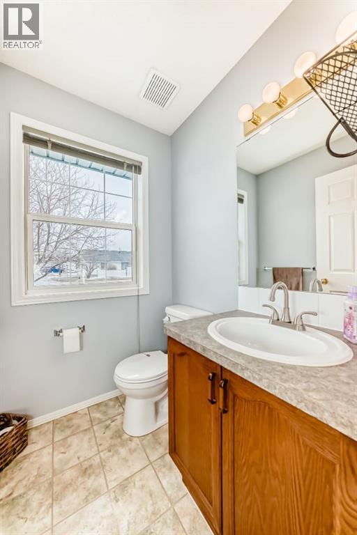 835 Westmount Drive, Strathmore, Alberta  T1P 1P8 - Photo 24 - A2298546