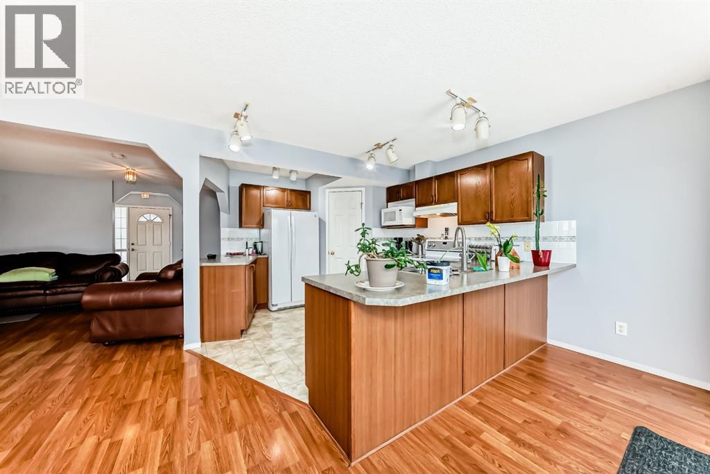 835 Westmount Drive, Strathmore, Alberta  T1P 1P8 - Photo 5 - A2298546