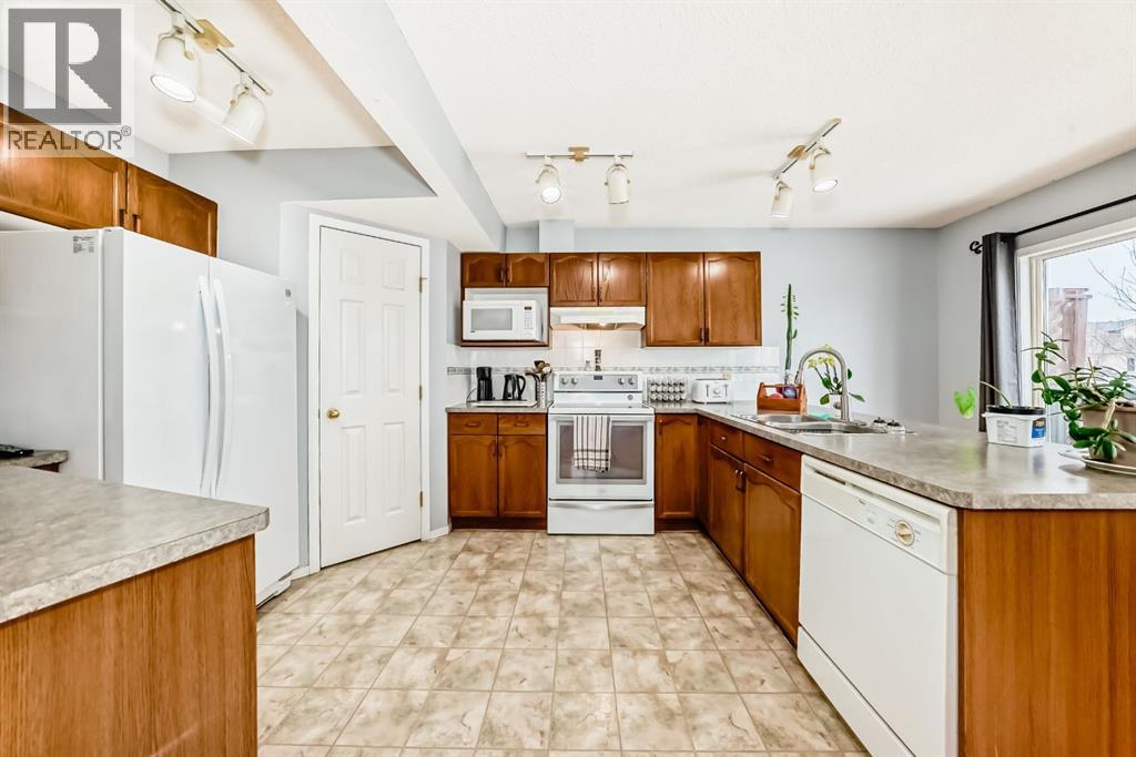 835 Westmount Drive, Strathmore, Alberta  T1P 1P8 - Photo 6 - A2298546