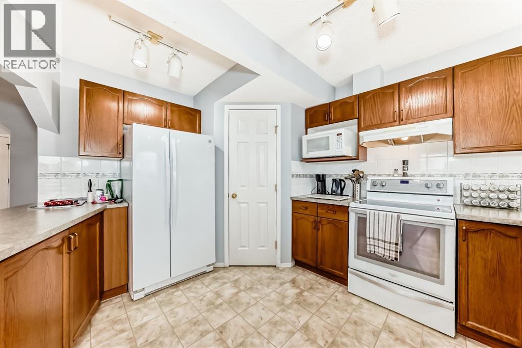 835 Westmount Drive, Strathmore, Alberta  T1P 1P8 - Photo 7 - A2298546