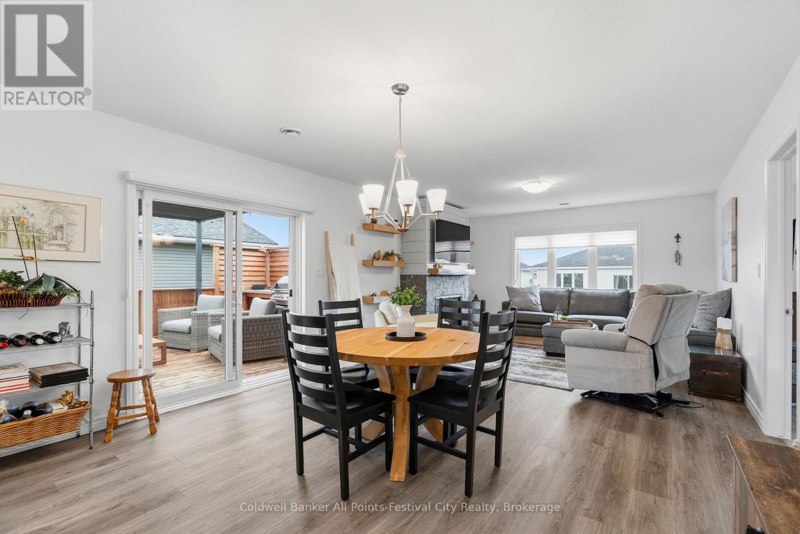 197 Lake Breeze Drive, Ashfield-Colborne-Wawanosh, Ontario N7A 0C6 - Photo 12 - X12960156