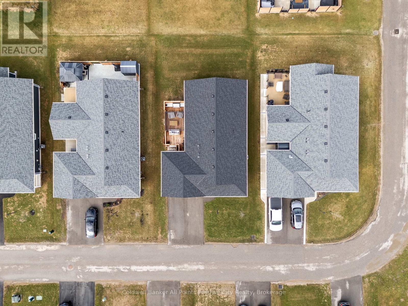 197 Lake Breeze Drive, Ashfield-Colborne-Wawanosh, Ontario N7A 0C6 - Photo 2 - X12960156