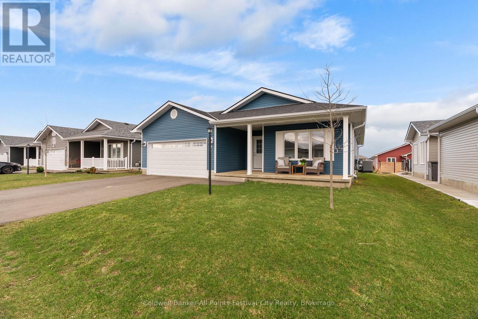 197 Lake Breeze Drive, Ashfield-Colborne-Wawanosh, Ontario N7A 0C6 - Photo 3 - X12960156